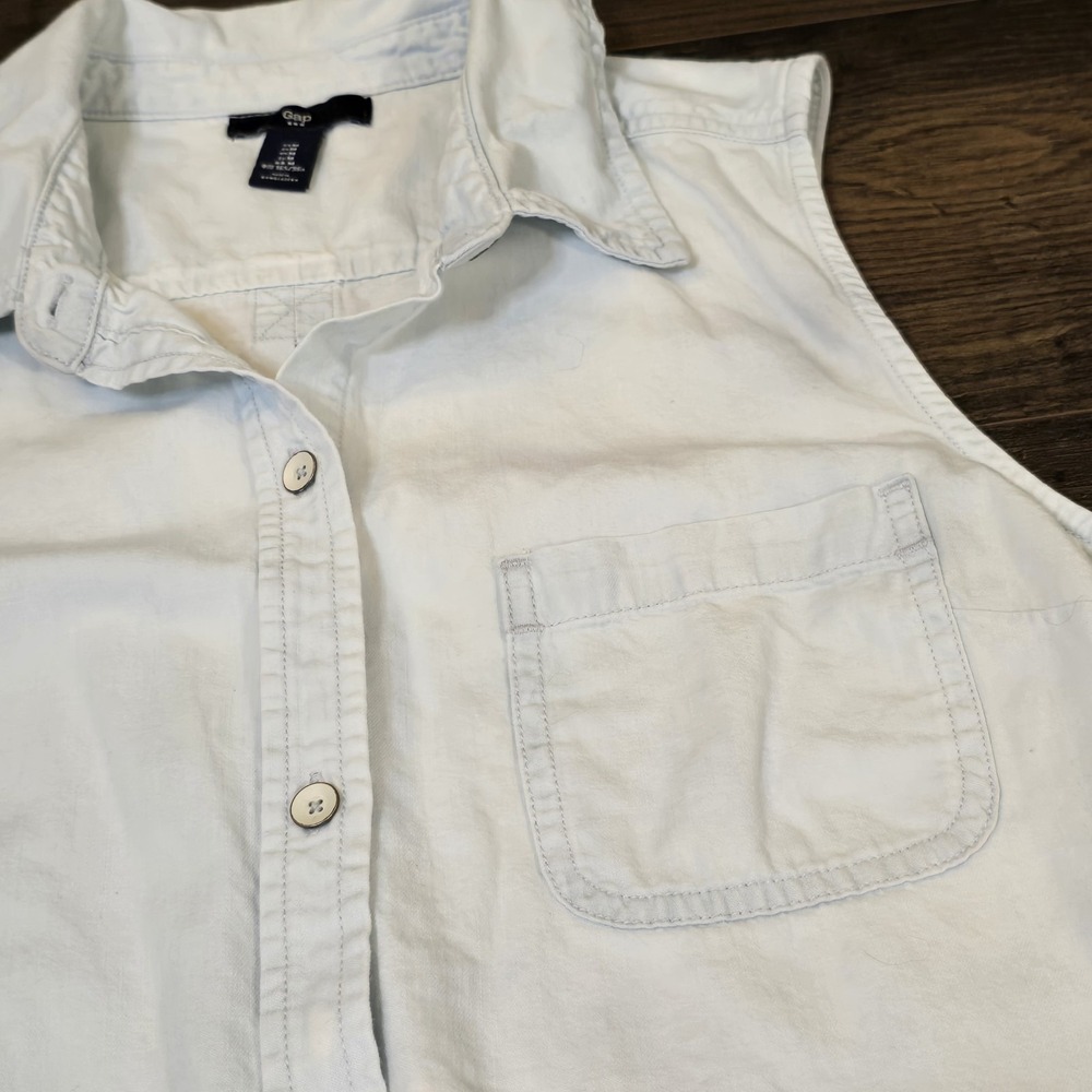 GAP Denim Shirtdress M Bleached Chambray Summer Beach Preppy Button Down Casual - Picture 2 of 10